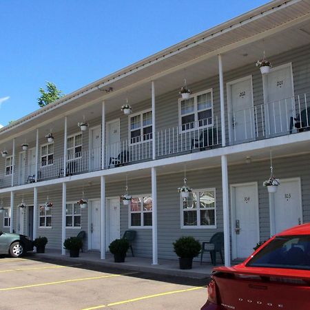Midtown Motel & Suites มองก์ตัน ภายนอก รูปภาพ