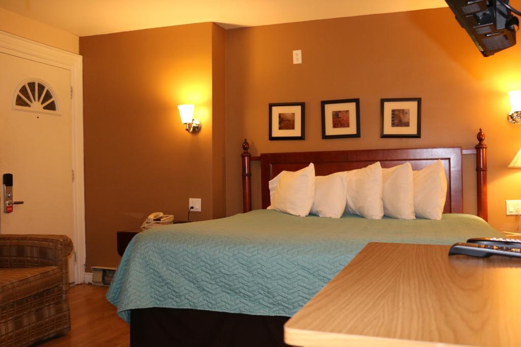 Midtown Motel & Suites มองก์ตัน ห้อง รูปภาพ