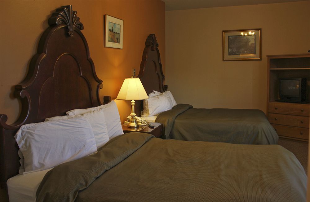 Midtown Motel & Suites มองก์ตัน ภายนอก รูปภาพ