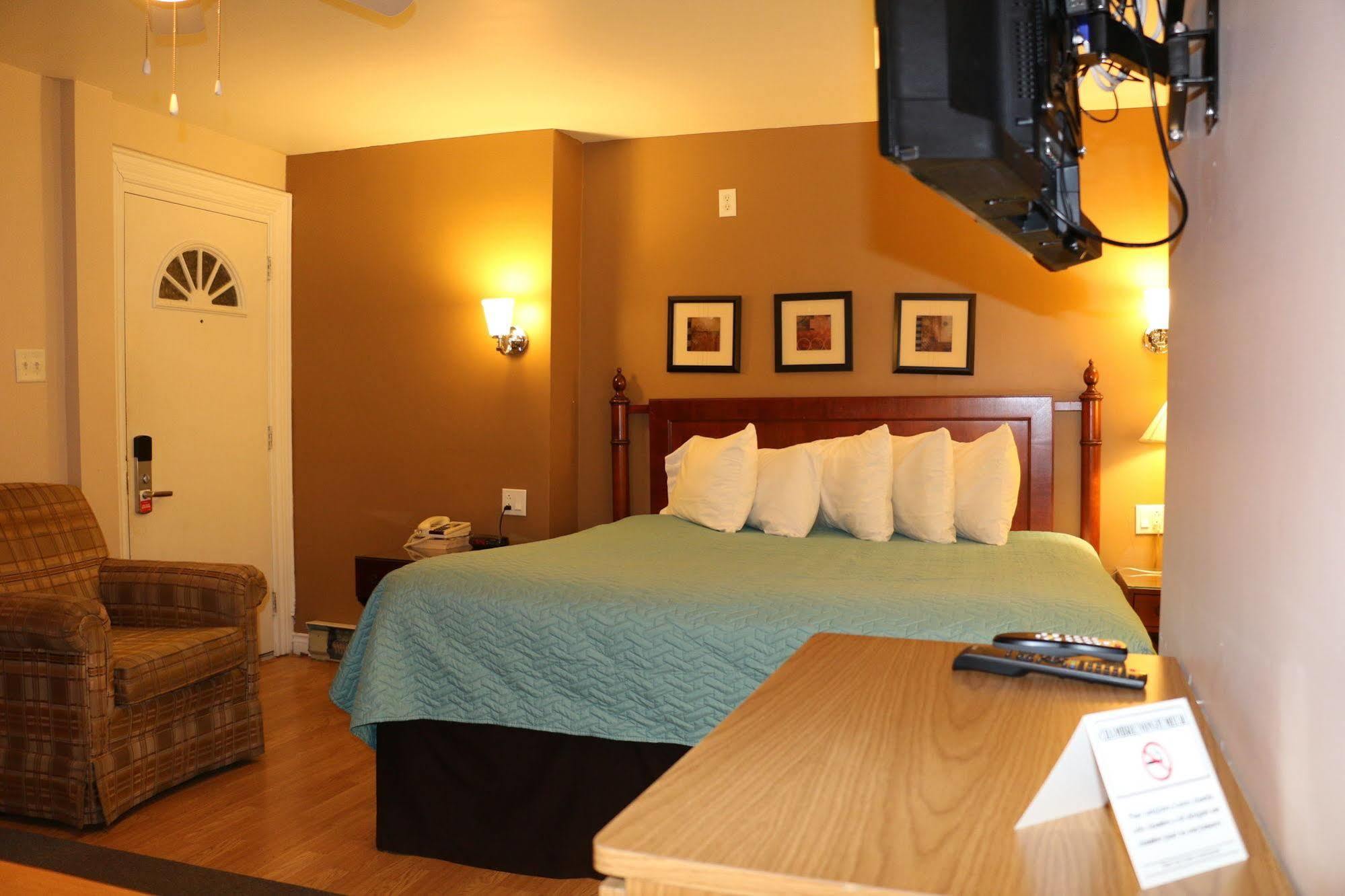 Midtown Motel & Suites มองก์ตัน ภายนอก รูปภาพ