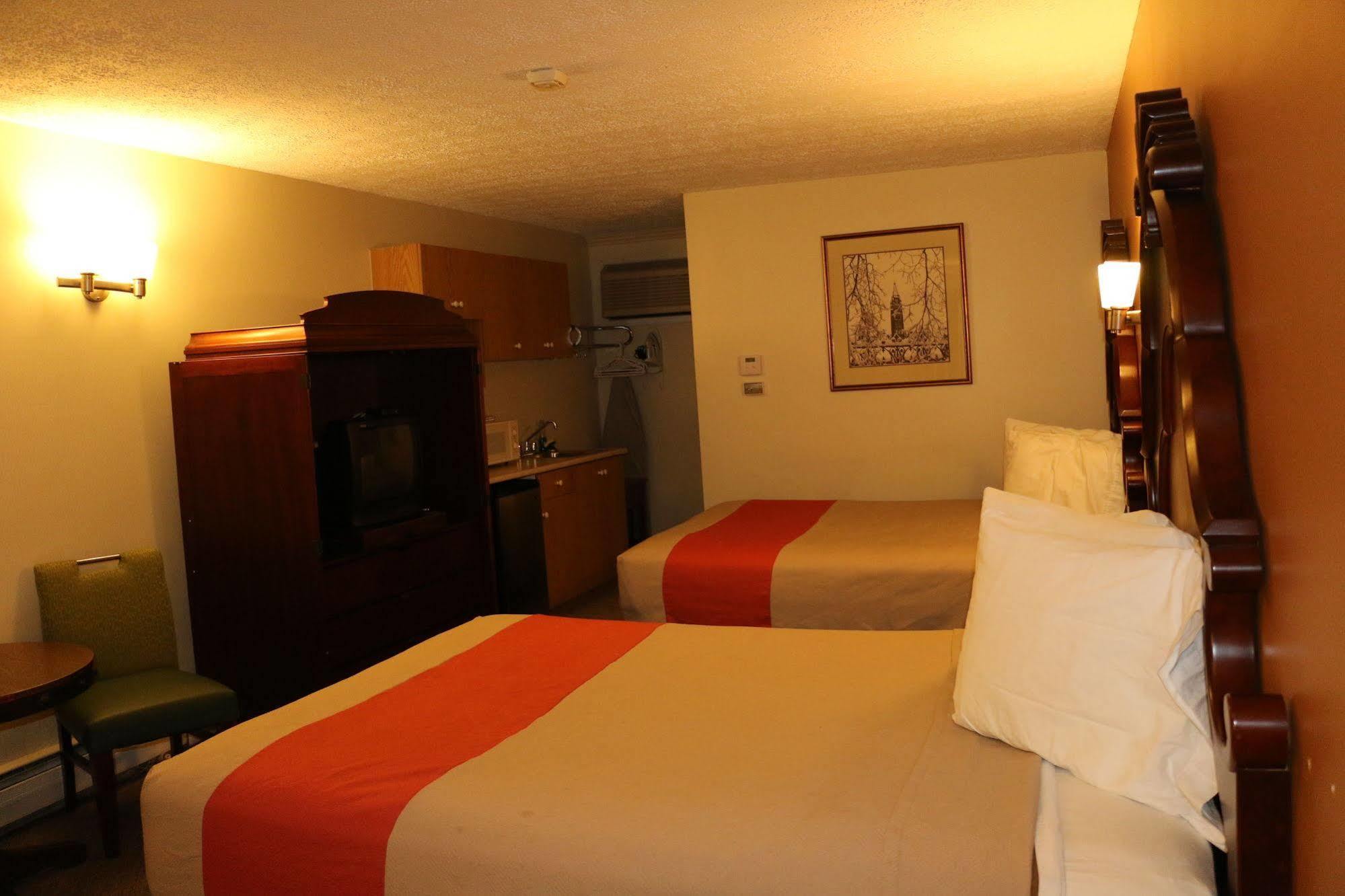 Midtown Motel & Suites มองก์ตัน ภายนอก รูปภาพ